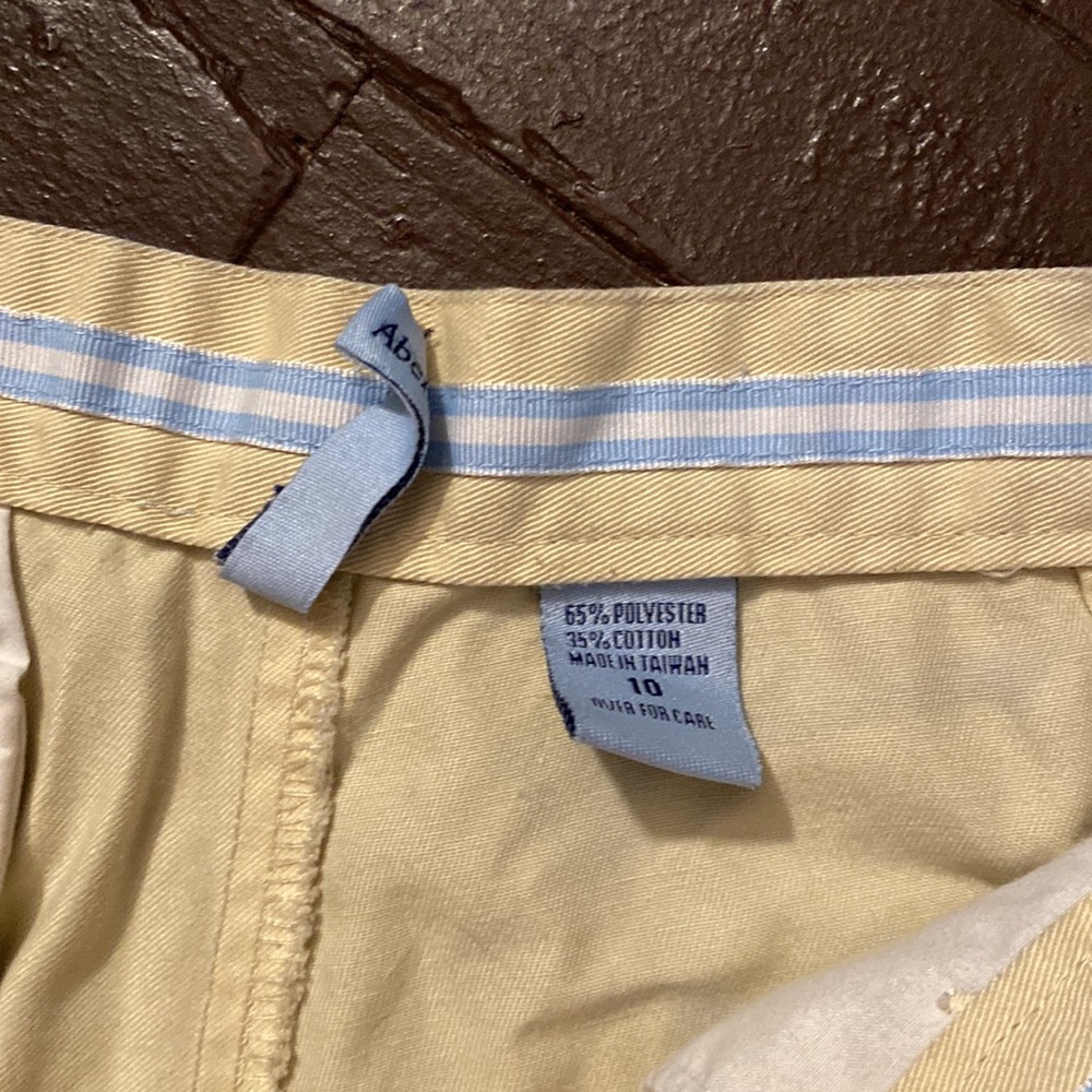 Abercrombie & Fitch yellow womens shorts size 10 - Picture 3 of 3